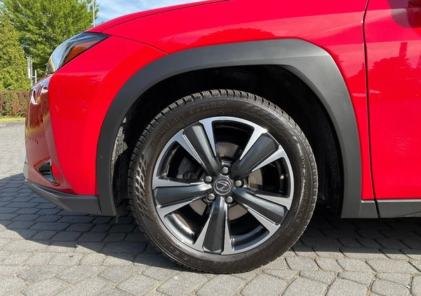 Lexus UX cena 129900 przebieg: 30760, rok produkcji 2020 z Kraków małe 466